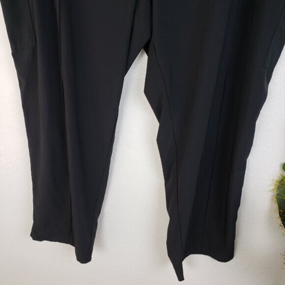 Athleta Vienna Cargo Pant Black size 26 Plus Featherweight Athleisure - Picture 7 of 13